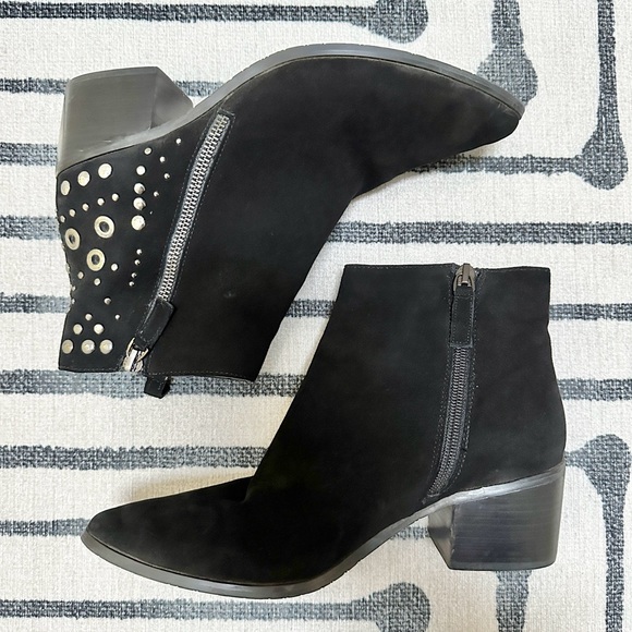 TAHARI Rachel Suede Ankle Bootie - Picture 4 of 9